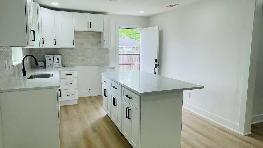 9110 Heatherside Street Houston, TX 77016 - Photo 14 of 15