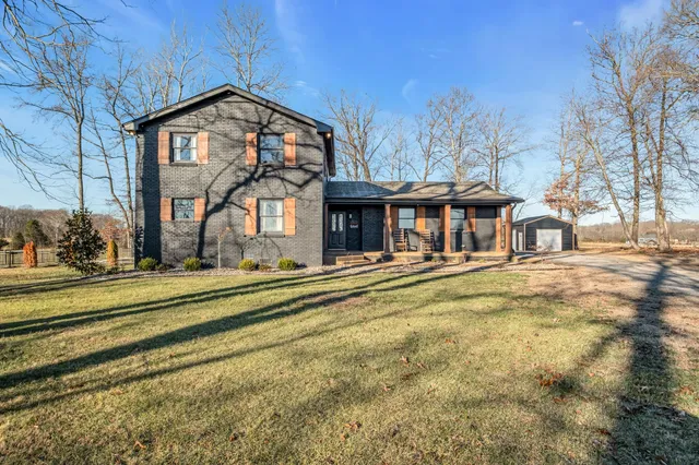 $959,900 | 1447 Maxwell Branch Road, Cottontown, TN 37048