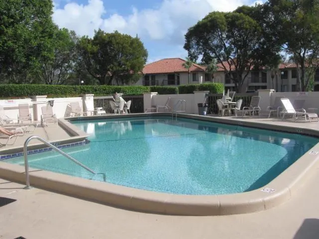 $2,400 | 301 Club Circle, Unit 103, Boca Raton, FL 33487