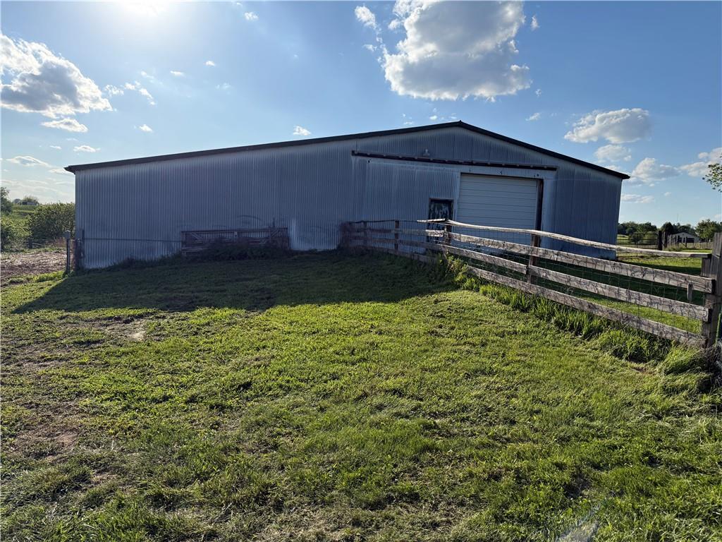 10585 Southeast 32nd Rd Street St. Joseph, MO 64507 - Photo 4 of 16