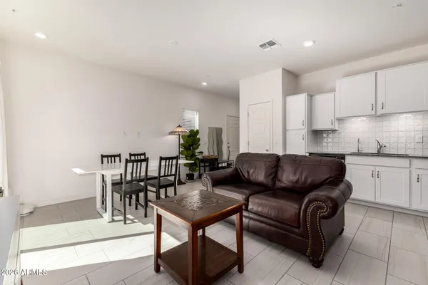 $329,999 | 2257 West Echo Lane, Phoenix, AZ 85021