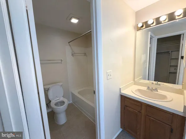 $1,900 | 18131 Chalet Drive, Unit 24103, Germantown, MD 20874