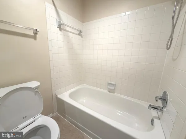 $1,900 | 18131 Chalet Drive, Unit 24103, Germantown, MD 20874