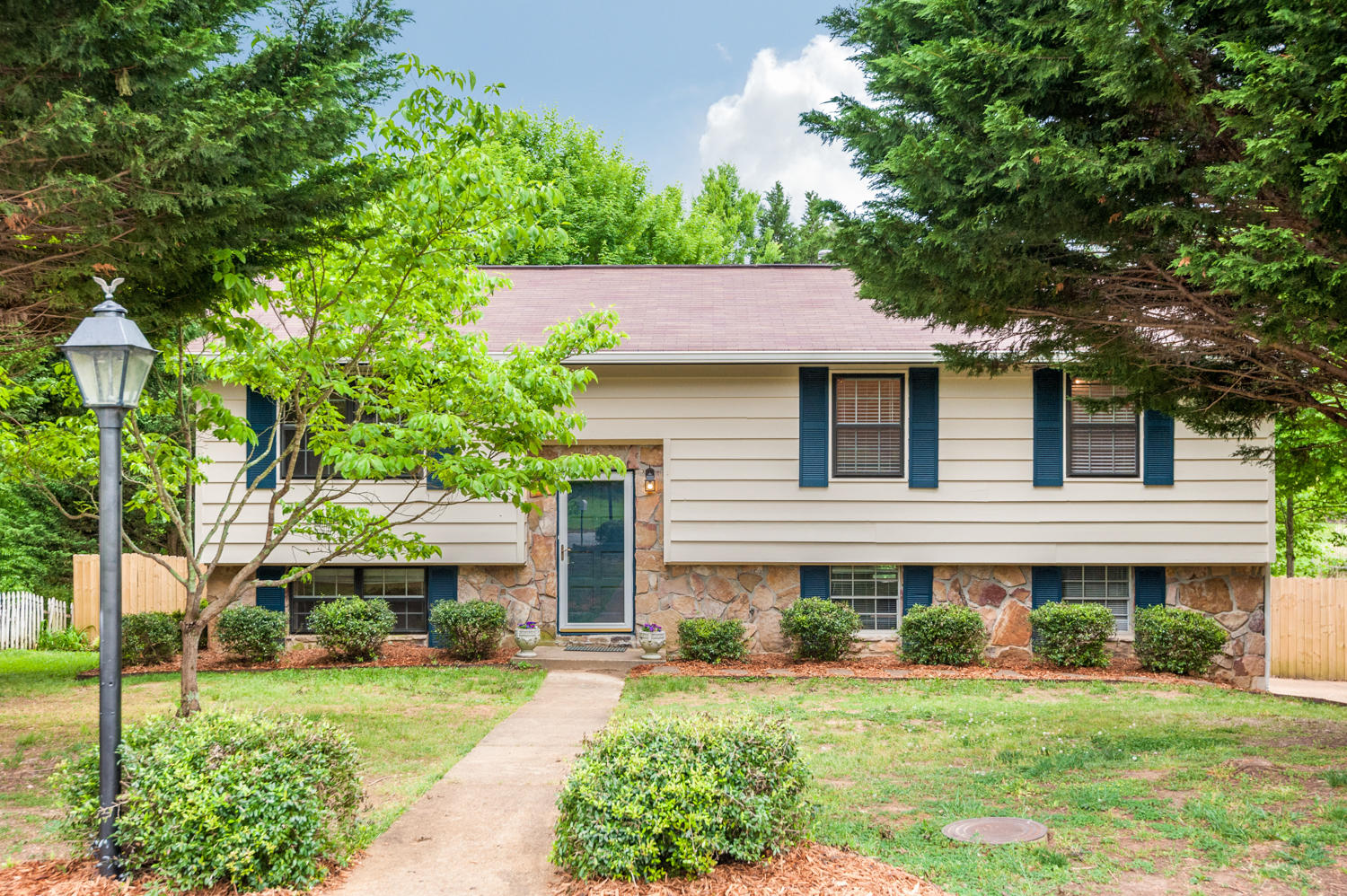 432 Stone Ridge Drive Hixson, TN 37343 - Photo 1 of 26 432_Stoneridge_Dr_001