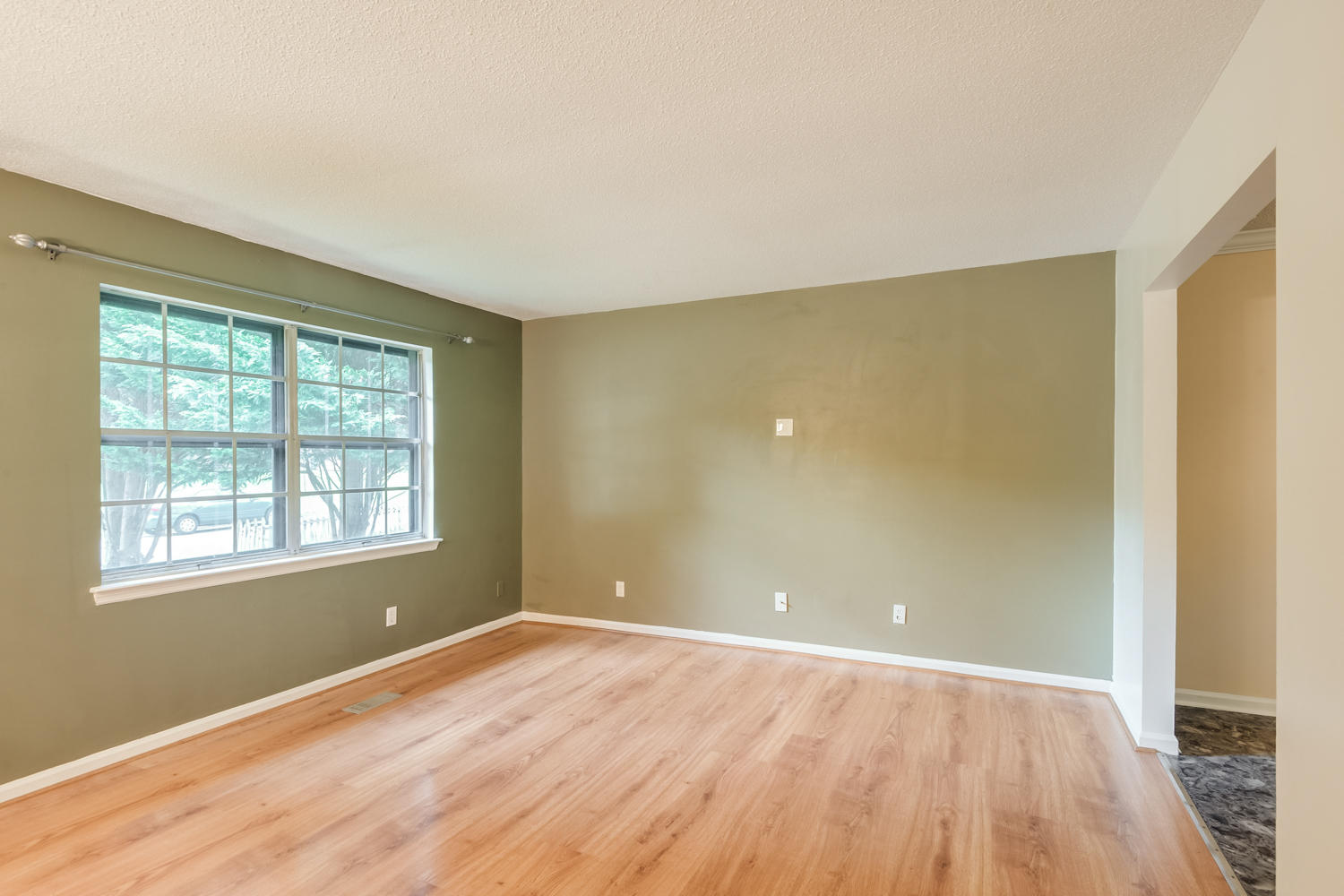 432 Stone Ridge Drive Hixson, TN 37343 - Photo 6 of 26 432_Stoneridge_Dr_010
