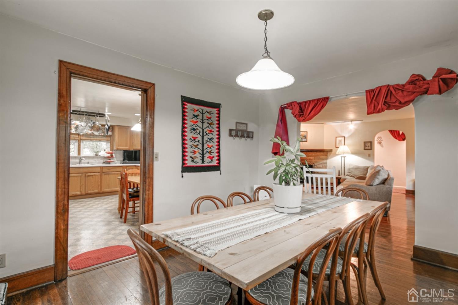 327 Plainfield Road Edison, NJ 08820 - Photo 14 of 19 a view of a dining room with furniture