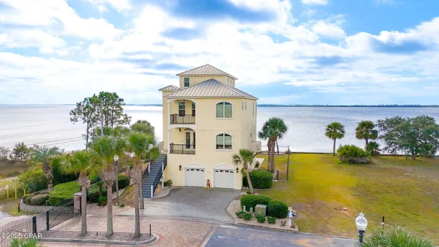 $1,399,000 | 6724 Yacht Club Drive, Panama City, FL 32404