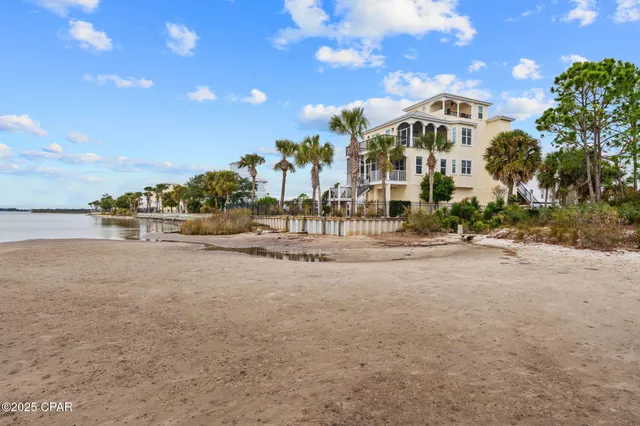 $1,399,000 | 6724 Yacht Club Drive, Panama City, FL 32404