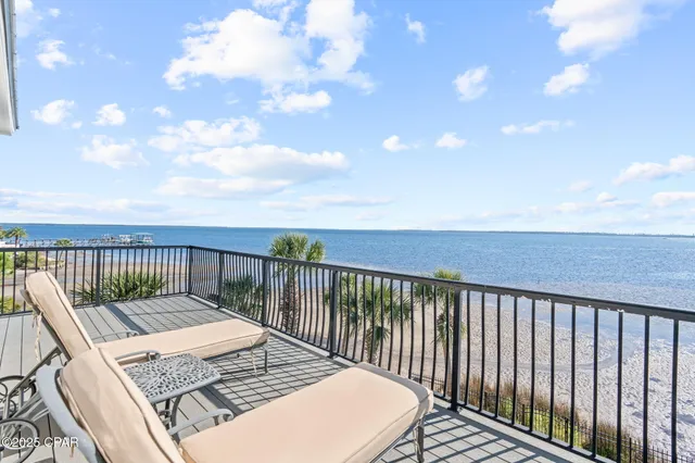 $1,399,000 | 6724 Yacht Club Drive, Panama City, FL 32404