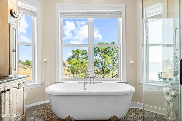 $1,399,000 | 6724 Yacht Club Drive, Panama City, FL 32404