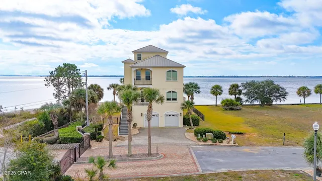 $1,399,000 | 6724 Yacht Club Drive, Panama City, FL 32404