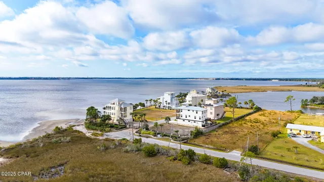 $1,399,000 | 6724 Yacht Club Drive, Panama City, FL 32404