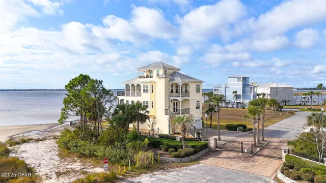 $1,399,000 | 6724 Yacht Club Drive, Panama City, FL 32404