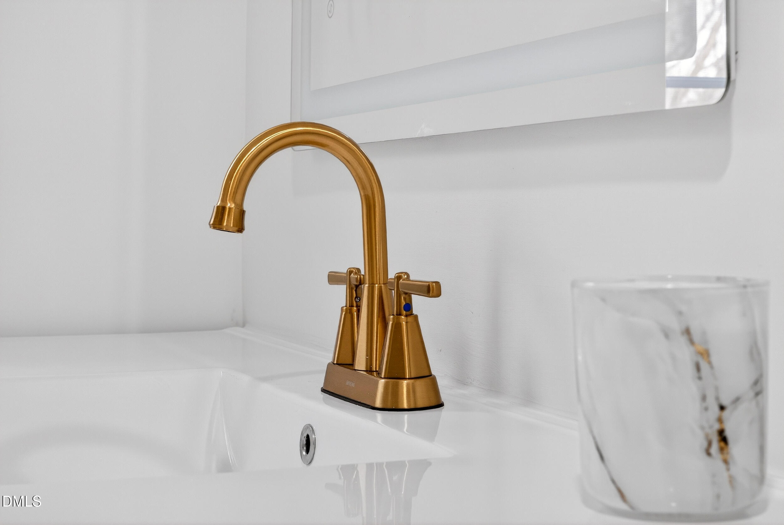 425 Providence Road Roxboro, NC 27573 - Photo 10 of 22 ULTRA ESTATE TOURS 024 (2)