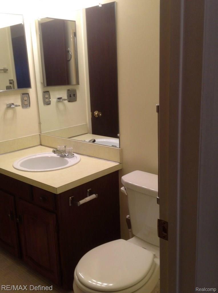 255 Poco Court Rochester, MI 48307 - Photo 15 of 29 9f.jpg