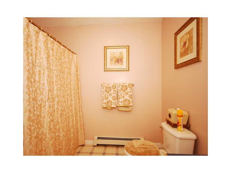 33 Ring Landing Road Casco, ME 04015 - Photo 17 of 26 Bathroom.