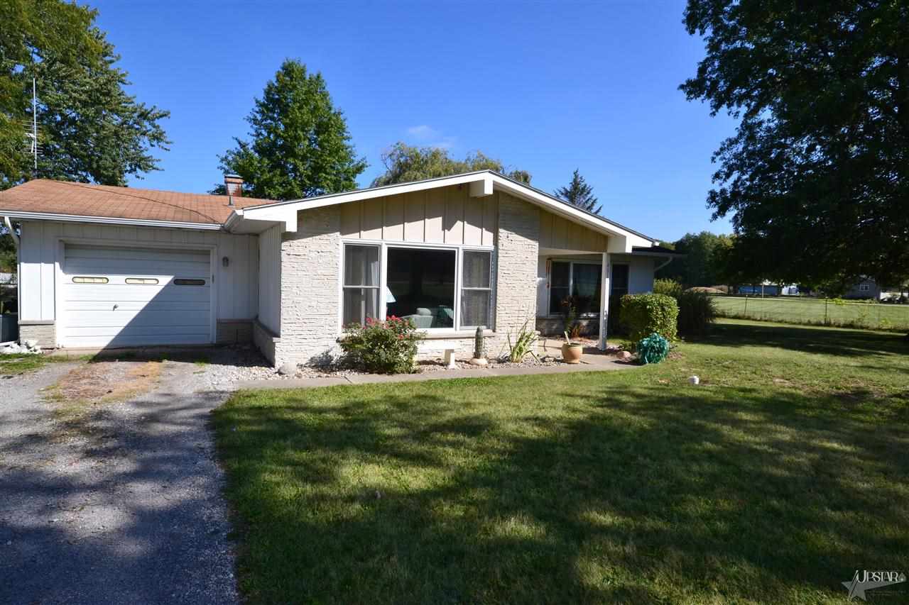 4814 West Wallen Road Fort Wayne, IN 46818 - Photo 1 of 21