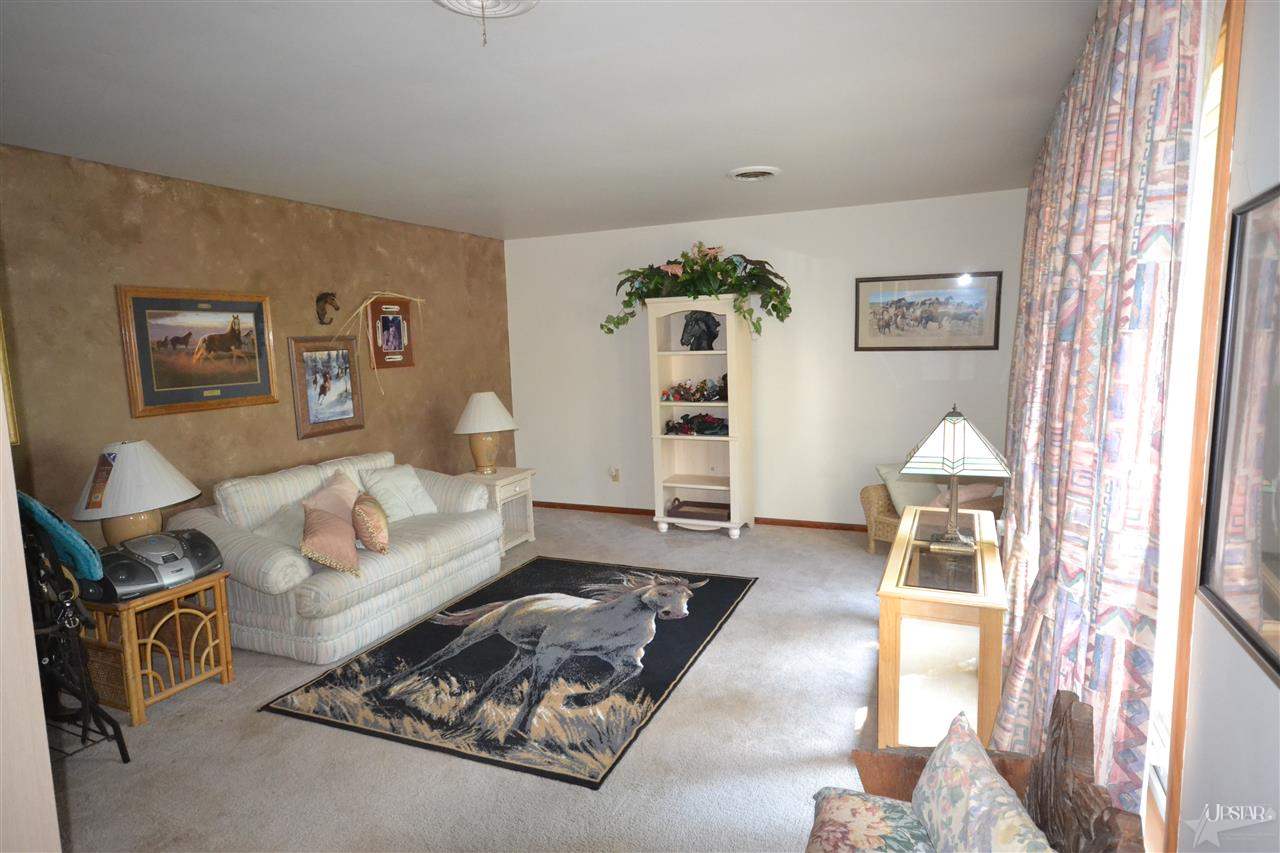 4814 West Wallen Road Fort Wayne, IN 46818 - Photo 4 of 21