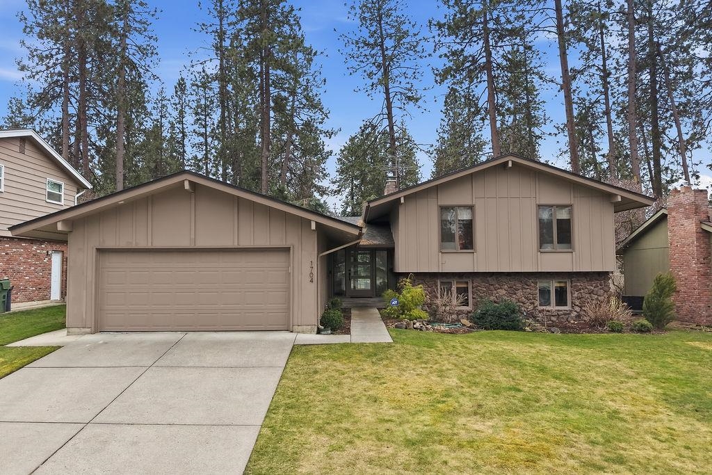 1704 East 35th Avenue Spokane, WA 99203 - Photo 2 of 49