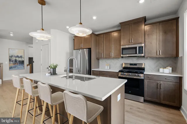 $619,065 | 43298 Farringdon Square, Broadlands, VA 20148