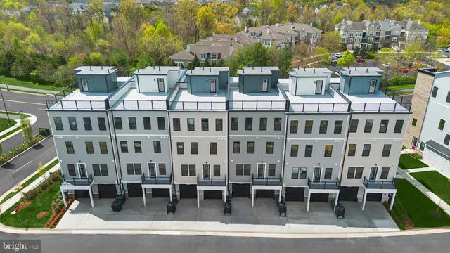 $619,065 | 43298 Farringdon Square, Broadlands, VA 20148