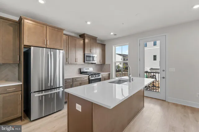 $619,065 | 43298 Farringdon Square, Broadlands, VA 20148