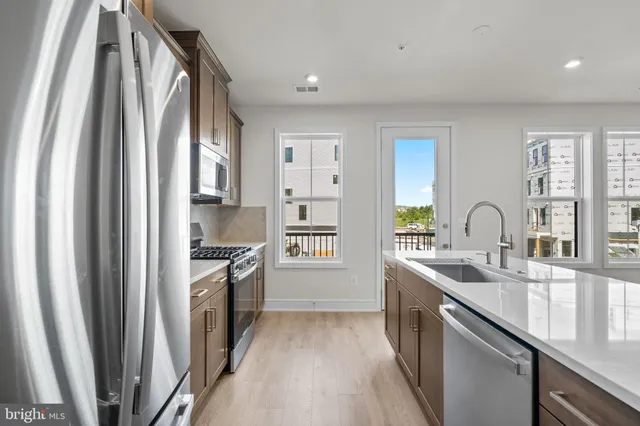 $619,065 | 43298 Farringdon Square, Broadlands, VA 20148