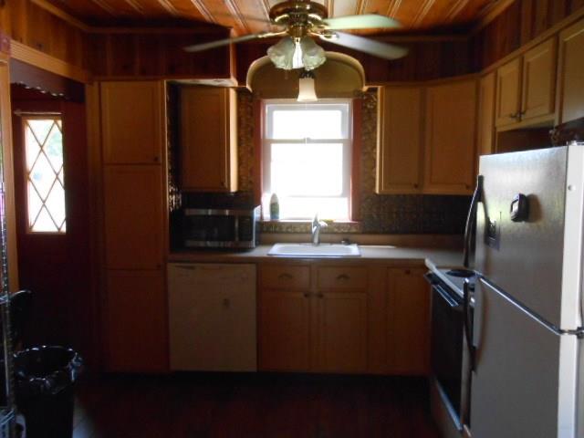 821 Lindberg Road Anderson, IN 46012 - Photo 6 of 10