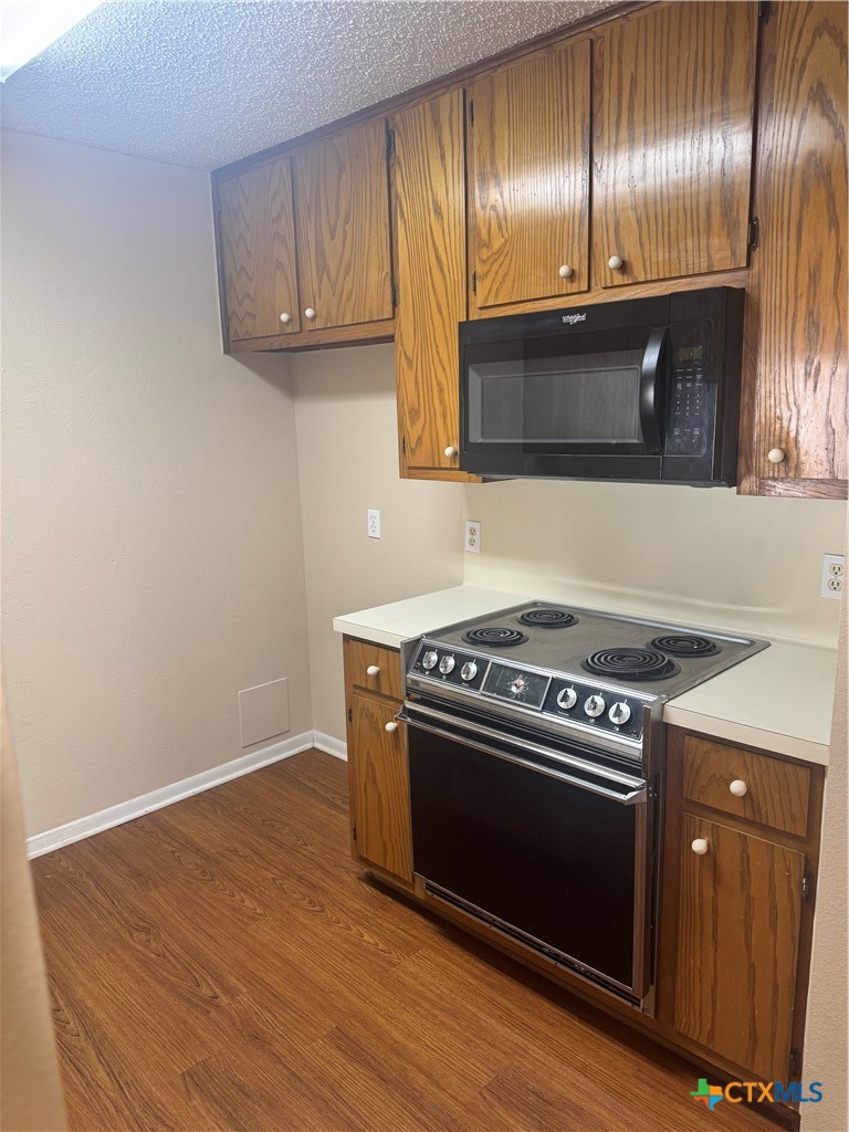 414 Mariner Drive Victoria, TX 77901 - Photo 4 of 12