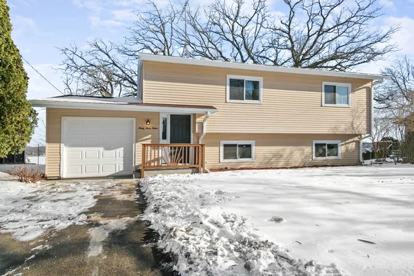 $554,700 | 3312 West Lake Shore Drive, Wonder Lake, IL 60097