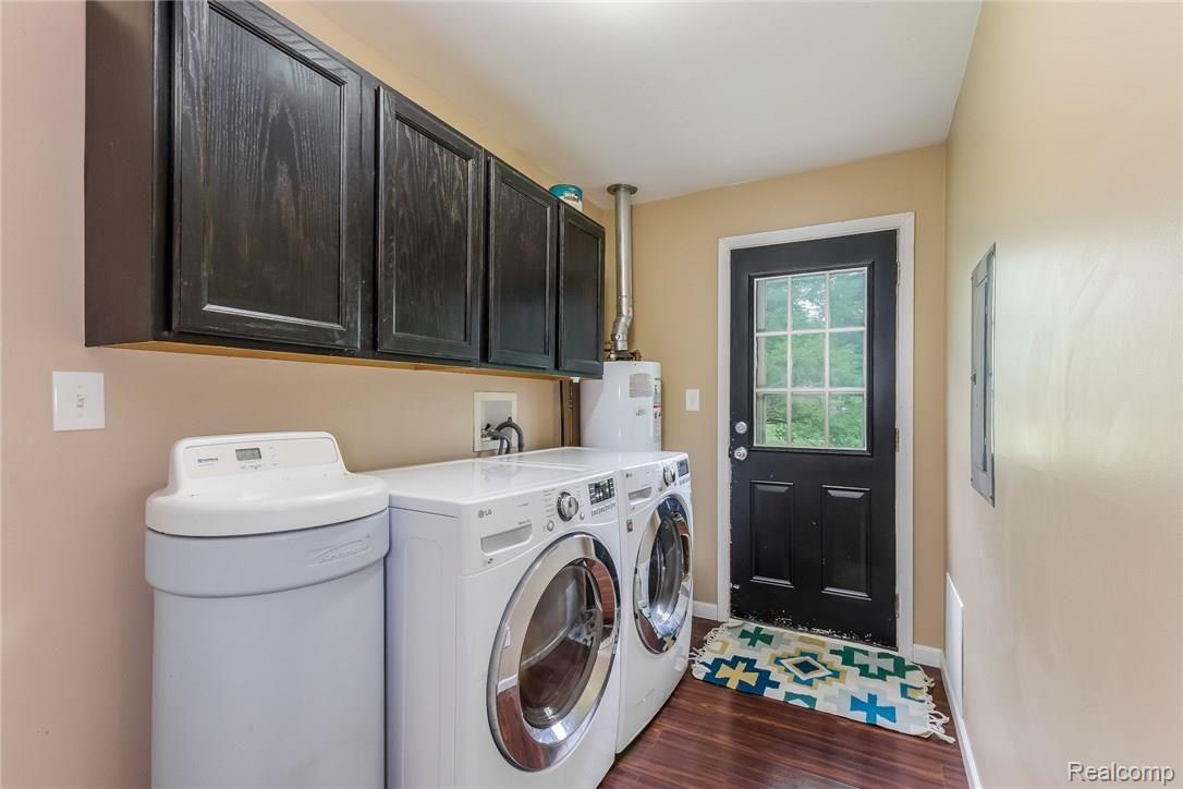 9451 Hogan Road Fenton, MI 48430 - Photo 16 of 24 022-Laundry_Room-5989460-medium.jpg