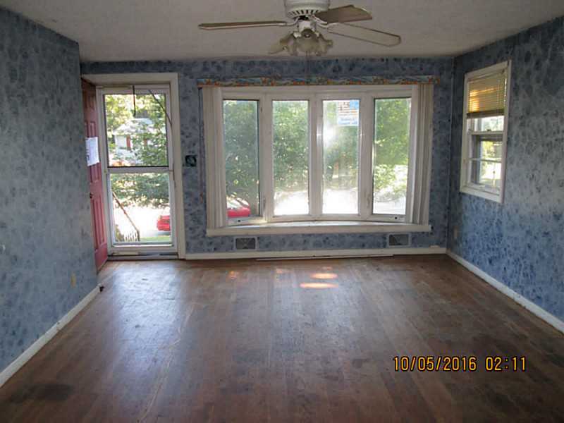 73 Rodney Road Warwick, RI 02889 - Photo 7 of 14 Living Room.