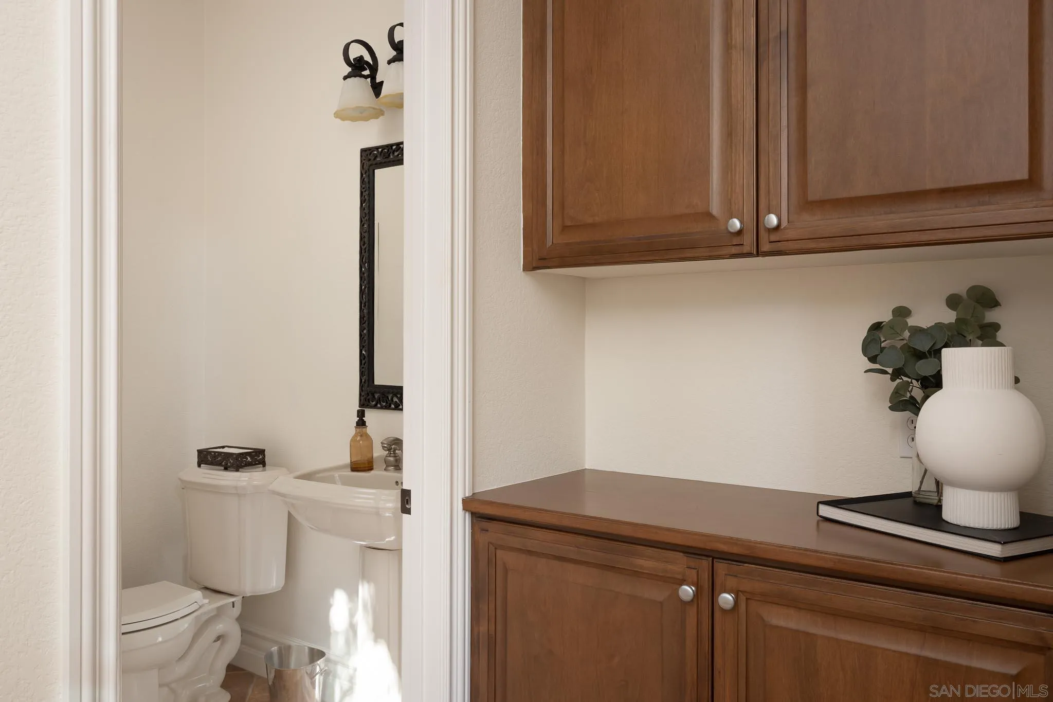 14014 Lake Poway Road Poway, CA 92064 - Photo 32 of 55 a bathroom with a toilet