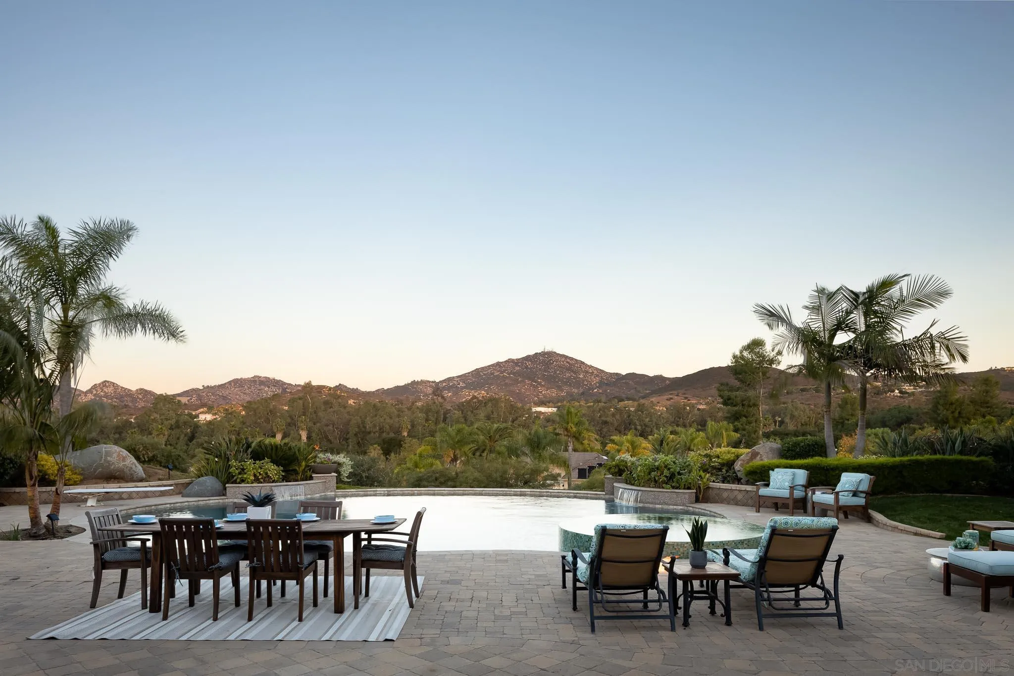 14014 Lake Poway Road Poway, CA 92064 - Photo 37 of 55 a view of a chairs and table in patio