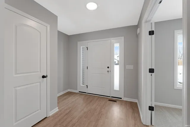 $379,400 | 14170 Escondida Cove, Fort Wayne, IN 46845