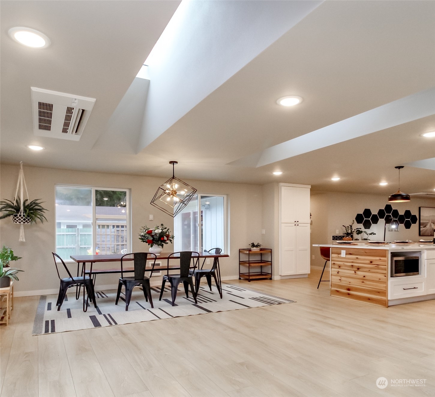 3017 Forest Rim Court South Puyallup, WA 98374 - Photo 10 of 40 a living room with furniture and kitchen view
