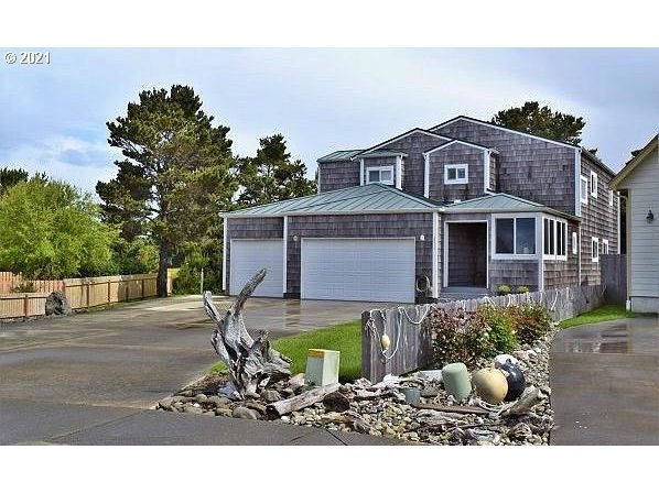 2915 Ruby Court Bandon, OR 97411 - Photo 1 of 29 Gallery Image 1