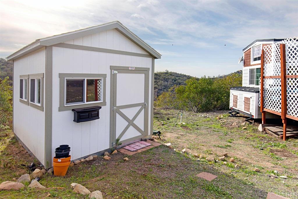 39499 Daily Road, Unit 9 Fallbrook, CA 92028 - Photo 8 of 24