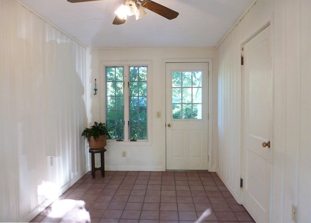 77 Winding Lane Springfield, MA 01118 - Photo 23 of 27