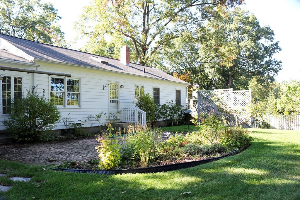 77 Winding Lane Springfield, MA 01118 - Photo 24 of 27