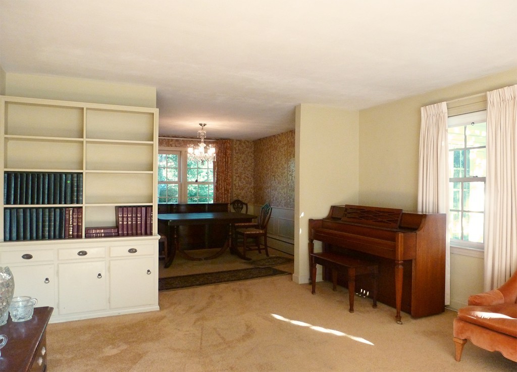 77 Winding Lane Springfield, MA 01118 - Photo 8 of 27