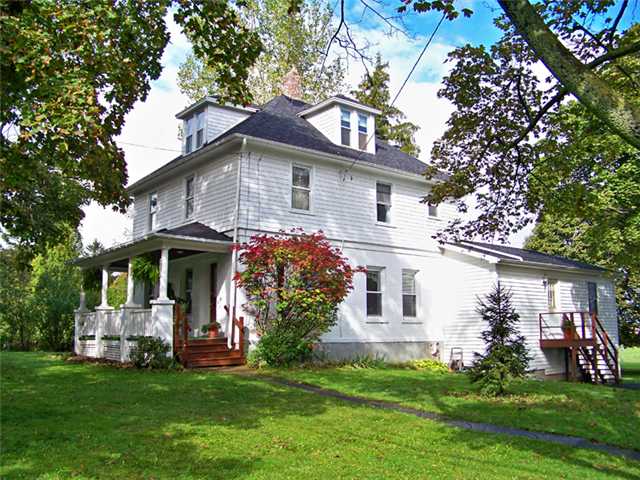 220 Castle Road Henrietta, NY 14623 - Photo 1 of 1 Exterior Front