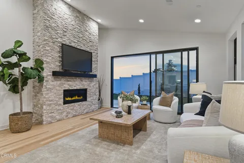 $2,100,000 | 306 East Las Flores Drive, Altadena, CA 91001