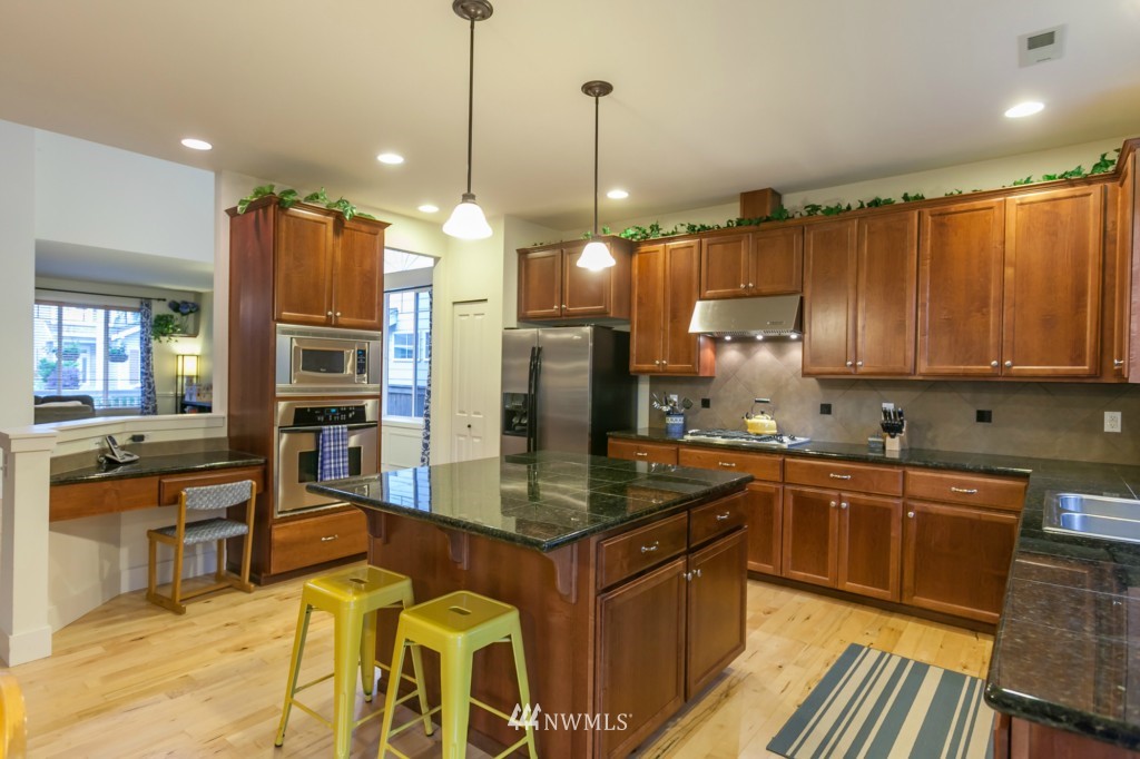 22826 36th Avenue Southeast Bothell, WA 98021 - Photo 9 of 24