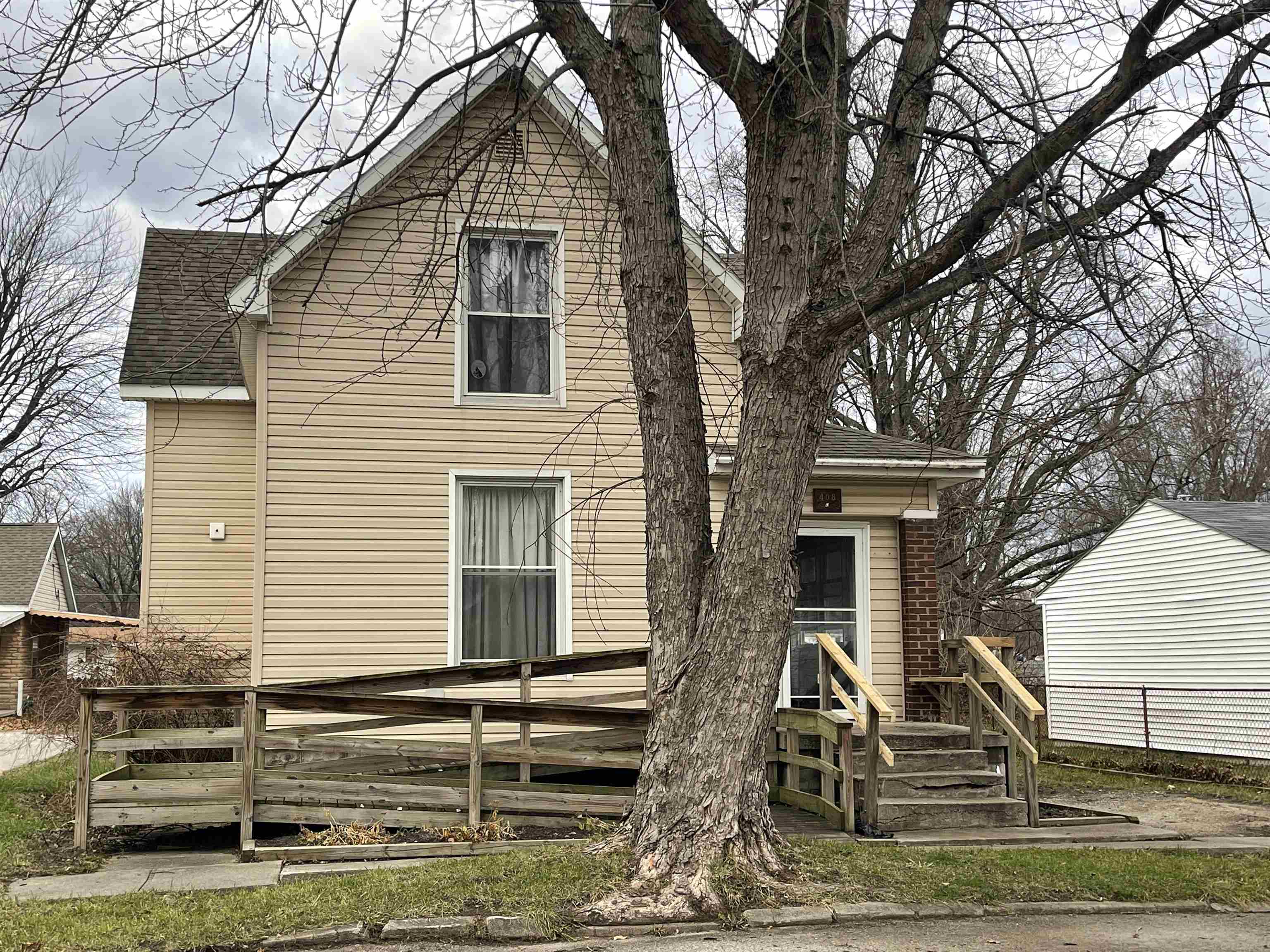 408 Shultz Street Logansport, IN 46947 - Photo 2 of 25