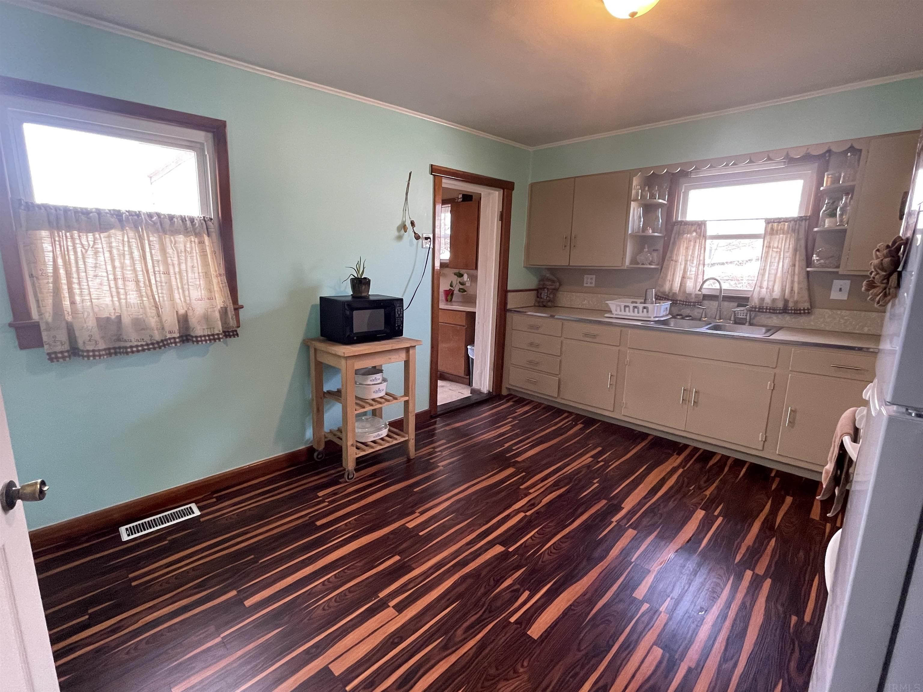 408 Shultz Street Logansport, IN 46947 - Photo 12 of 25