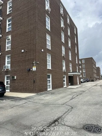 $199,900 | 7229 West Higgins Avenue, Unit 504, Chicago, IL 60656