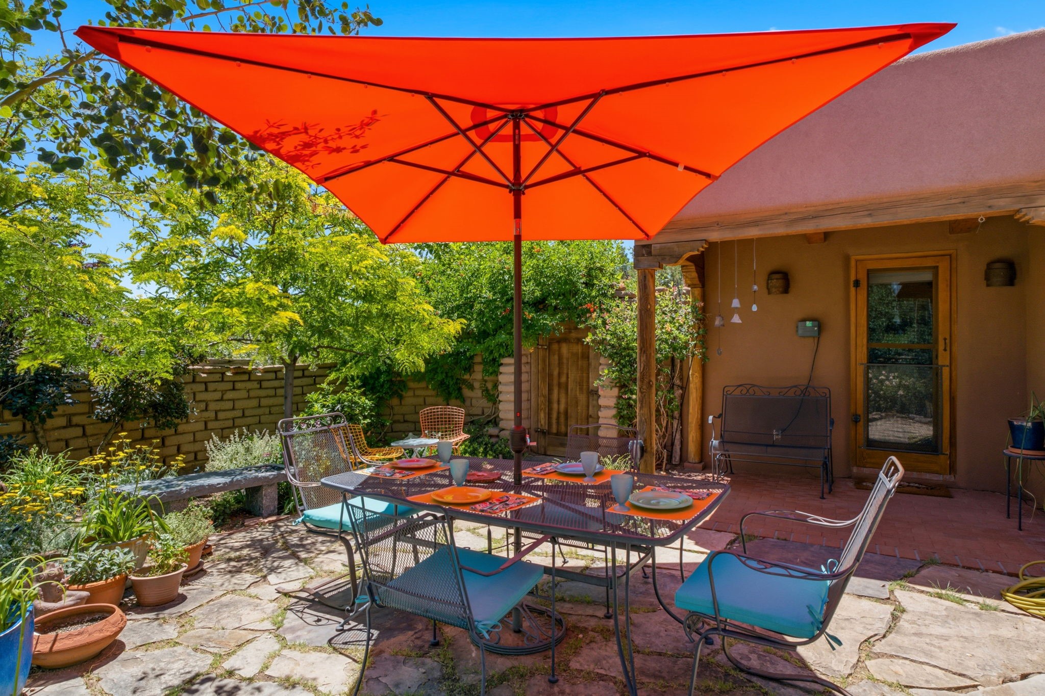22 Mimosa Road Santa Fe, NM 87508 - Photo 27 of 51 Outdoor dining area