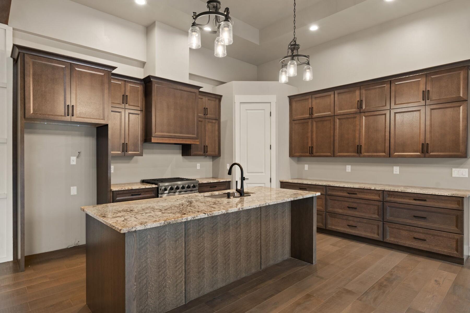 60201 Sunset View Drive Bend, OR 97702 - Photo 11 of 51 batch_7-web-or-mls-Riley Visuals-6
