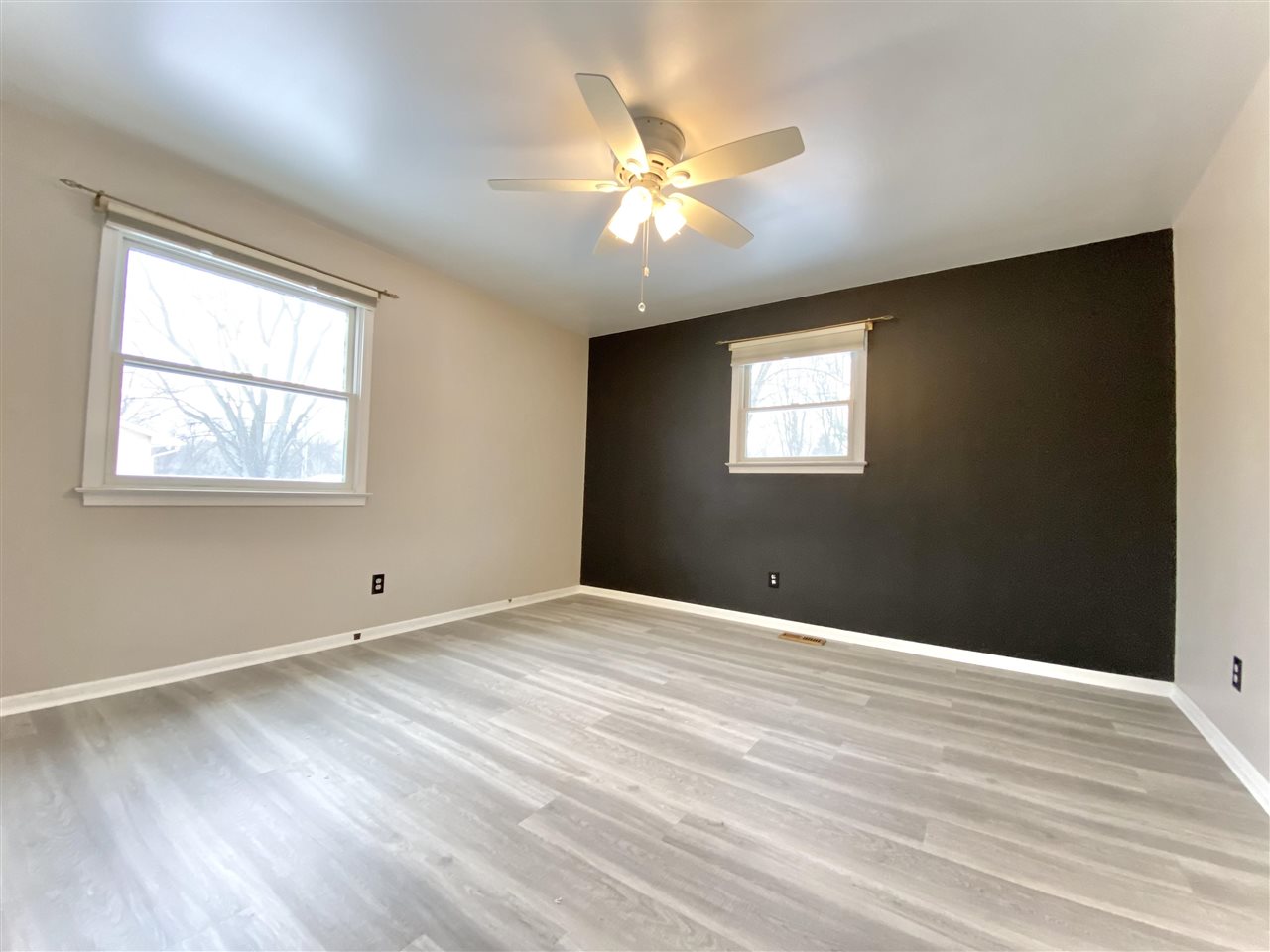 10048 West Mount Morris Road Flushing, MI 48433 - Photo 19 of 51 50063354-18.JPG